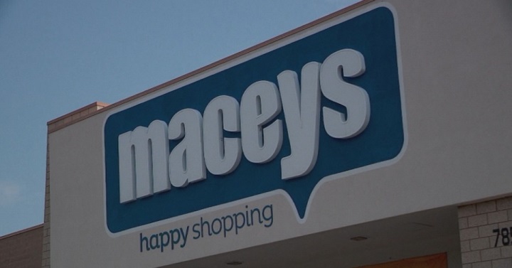 maceys-store-front