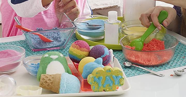 MAKE YOUR OWN BATH BOMBS : Editors of Klutz: : Books